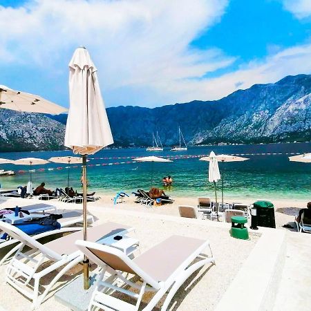 Bay Of Kotor View Apartment With Pool เพรอชานิ ภายนอก รูปภาพ