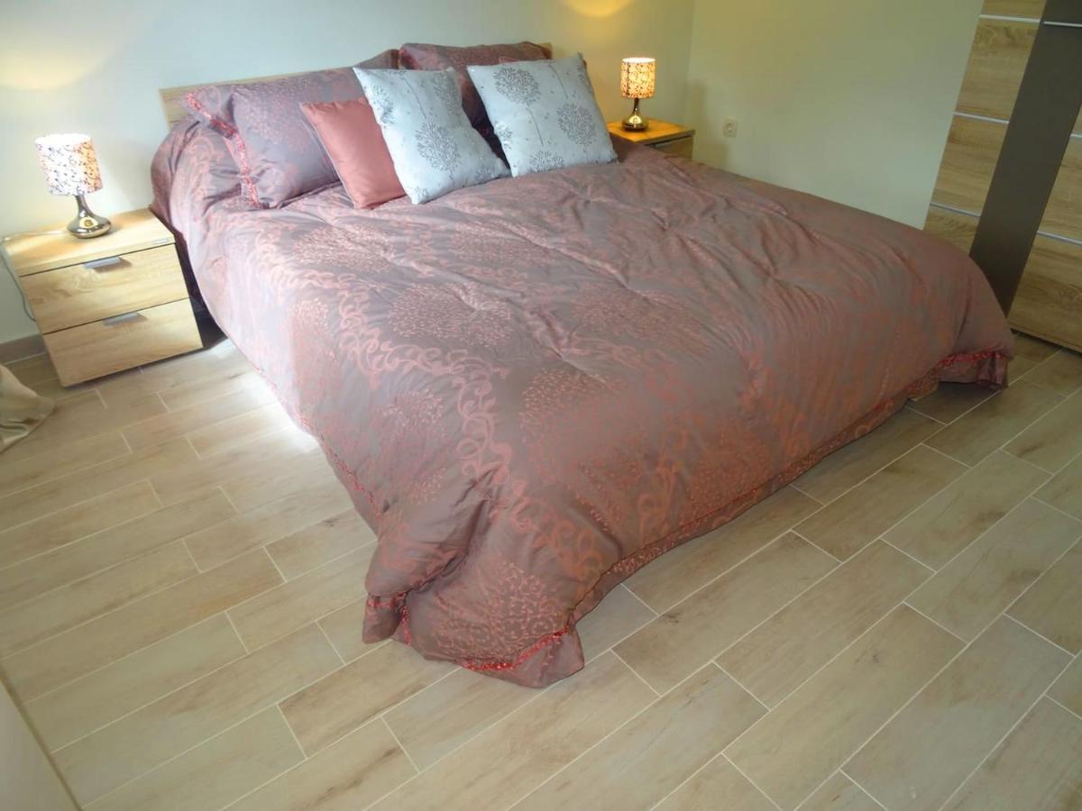 Bay Of Kotor View Apartment With Pool เพรอชานิ ภายนอก รูปภาพ