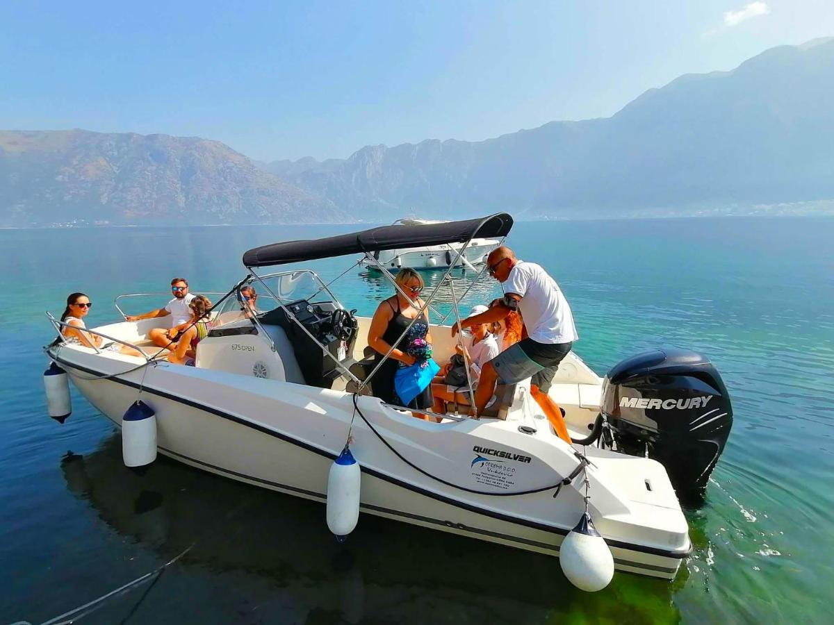Bay Of Kotor View Apartment With Pool เพรอชานิ ภายนอก รูปภาพ